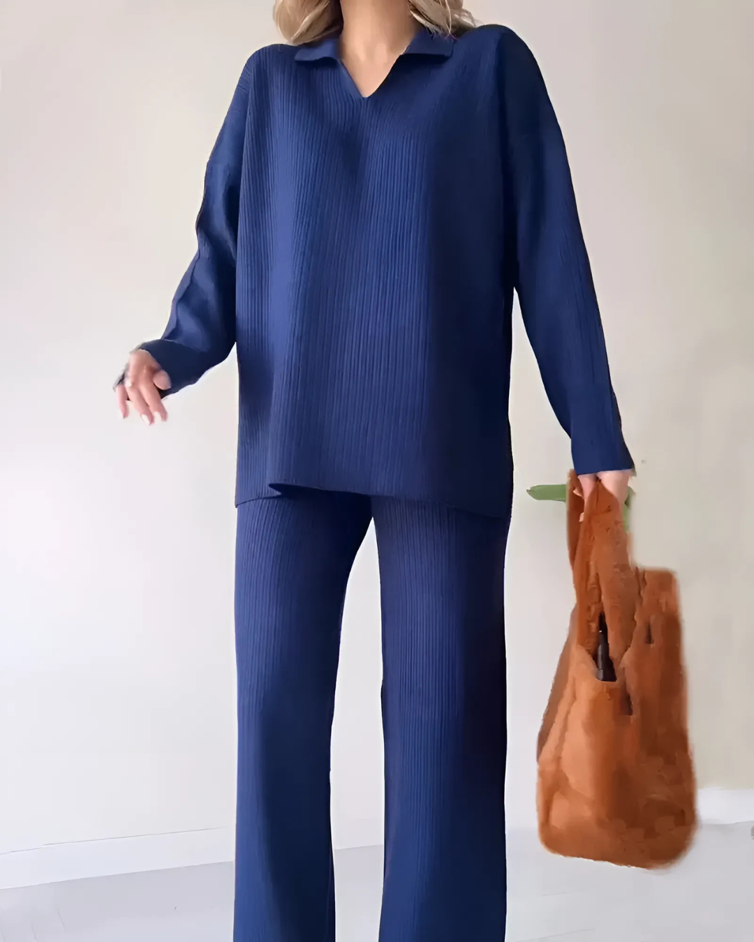 Conjunto folgado de duas peças com camisola com decote em V para mulher