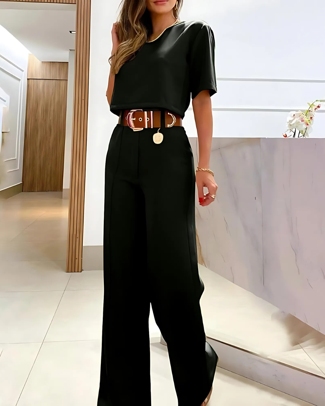 Conjunto Elegante com Top Curto e Calças de Perna Larga