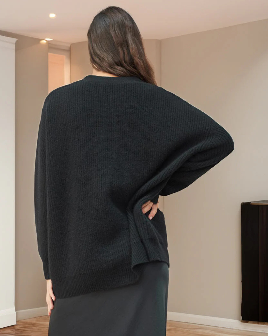 Cardigã de Malha Leve com Fechamento de Botões e Design Casual