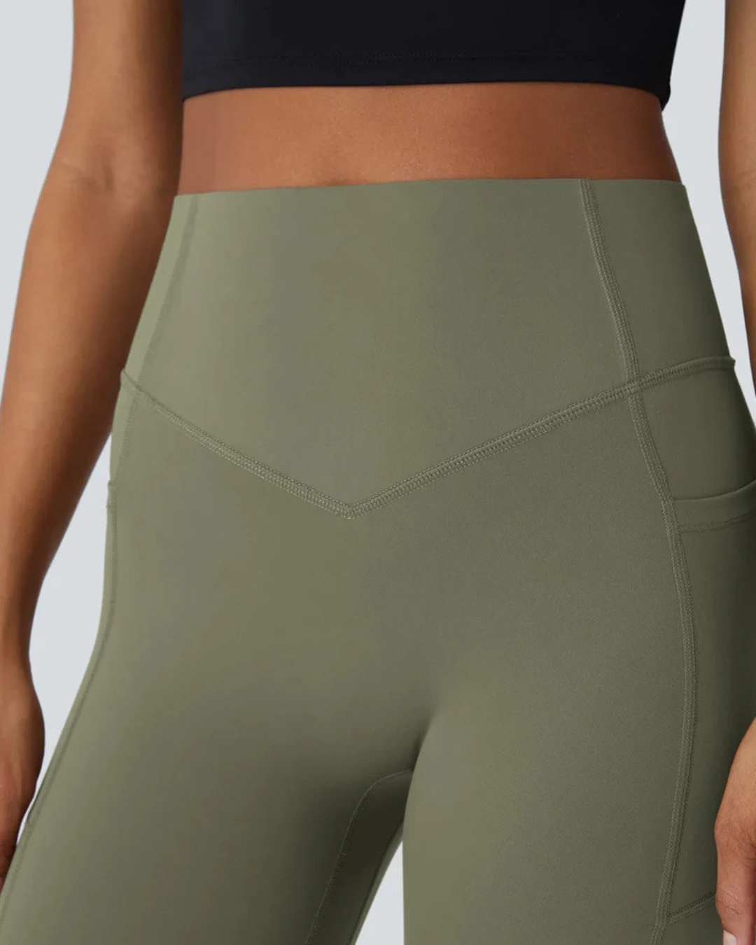 Leggings Modeladoras de Cintura Subida com Bolsos Laterais Controlo da Barriga e Aumento das Nádegas