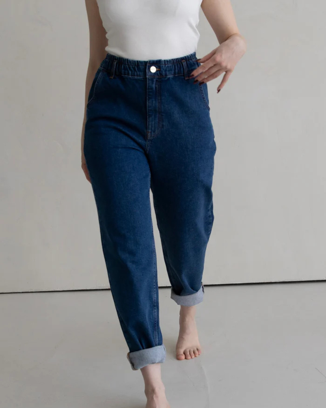 Calças de Cintura Elástica e Bainha Enrolada Mom Fit para Mulher