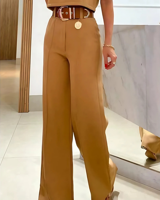 Conjunto Elegante com Top Curto e Calças de Perna Larga