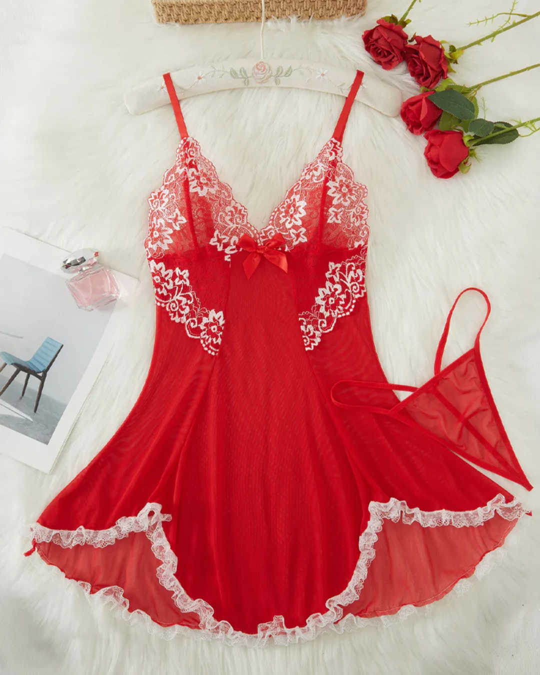 Camisa de Noite de Renda Transparente com Decote em V e Fio Dental