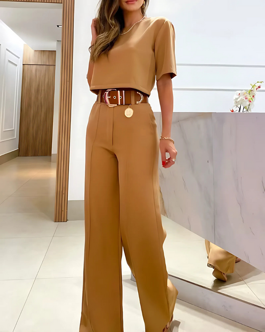 Conjunto Elegante com Top Curto e Calças de Perna Larga