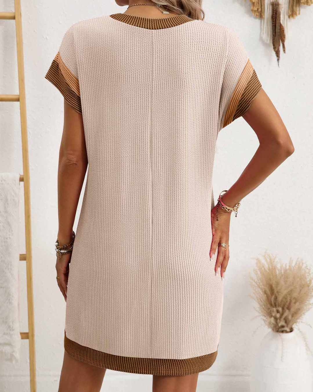 Vestido midi texturizado de manga curta