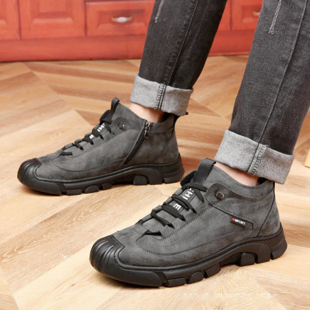 Sapatos de Homem com Forro de lã e Sola Antiderrapante©