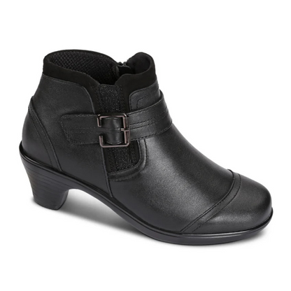 Botins de Salto Baixo com Fecho de Correr Lateral e Pormenor de Fivela
