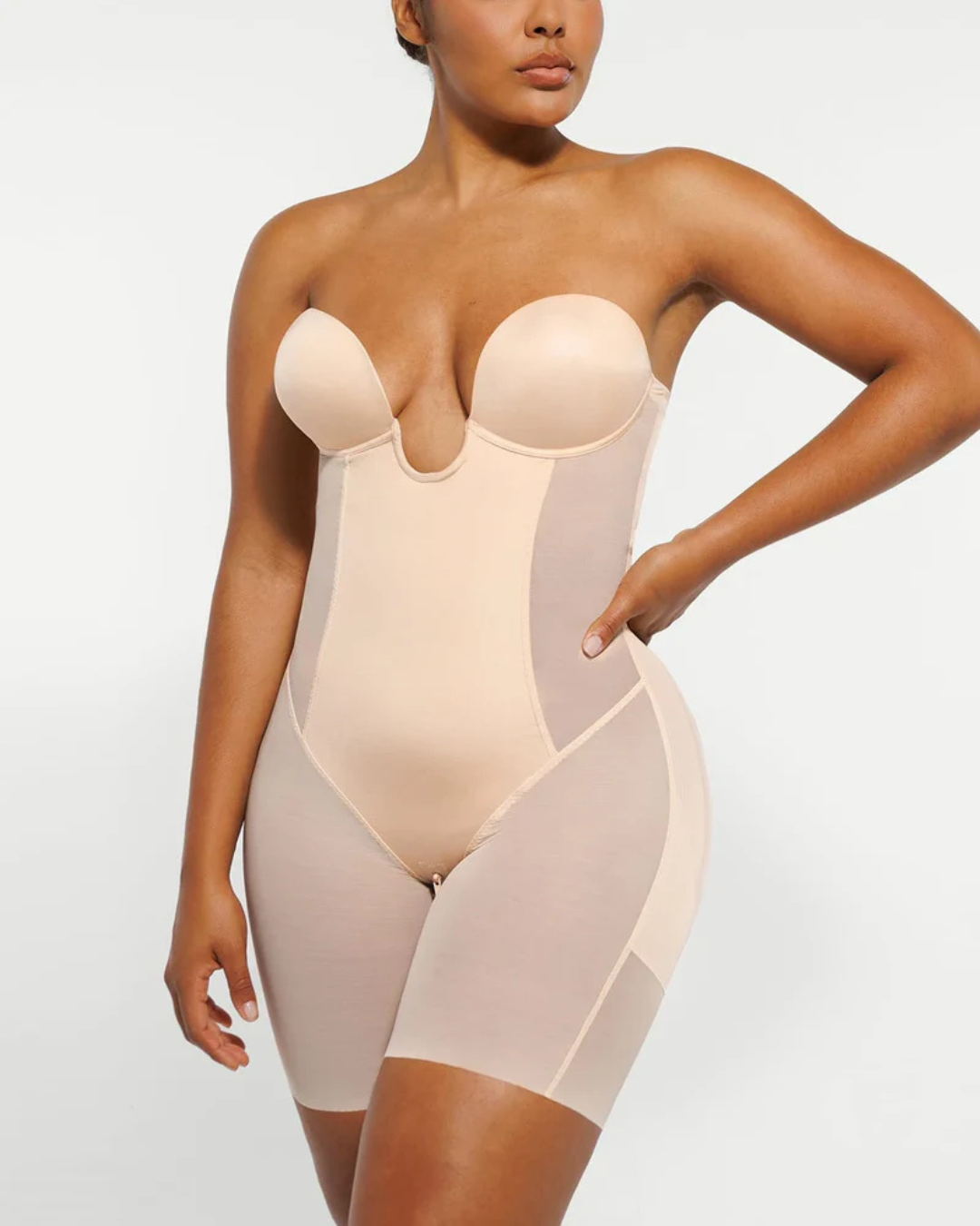 Corpo Adelgaçante com Decote Profundo e Efeito Lifting para um Realce Natural