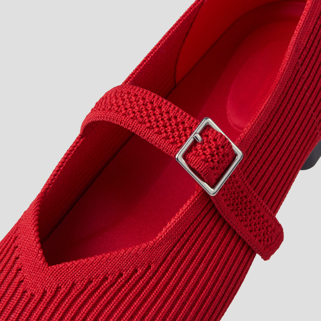 Sapatilhas em Malha Elástica com Fivela Ajustável e Design Minimalista